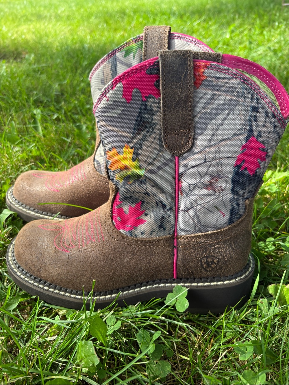 Ariat Fatbaby Pink Camo Realtree Cowgirl Western Boots Women’s 6.5